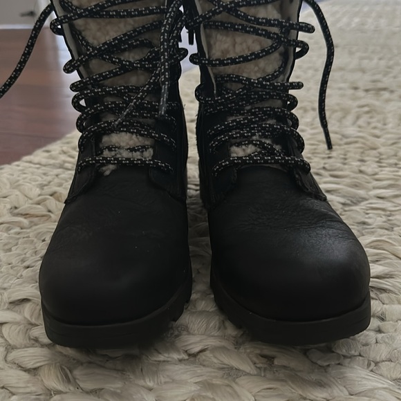 Sorel 7.5 black Leather boots - Picture 7 of 7